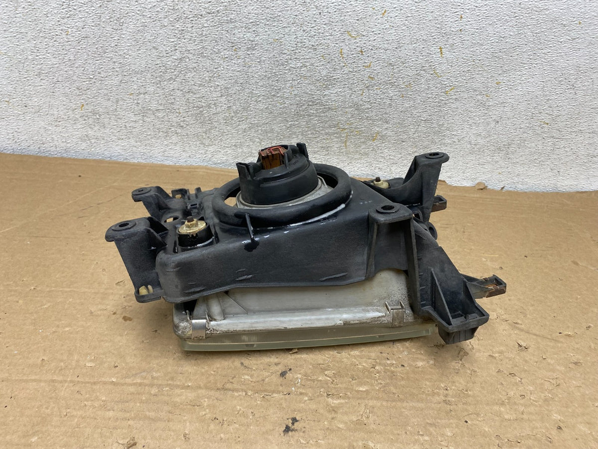 1999 to 2002 Toyota 4Runner Halogen Left Driver LH Headlight AH9012 DW6
