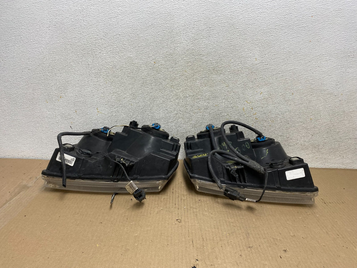 2005 2006 2007 Chrysler 300 Left+Right Halogen Headlights AH5766 DW9