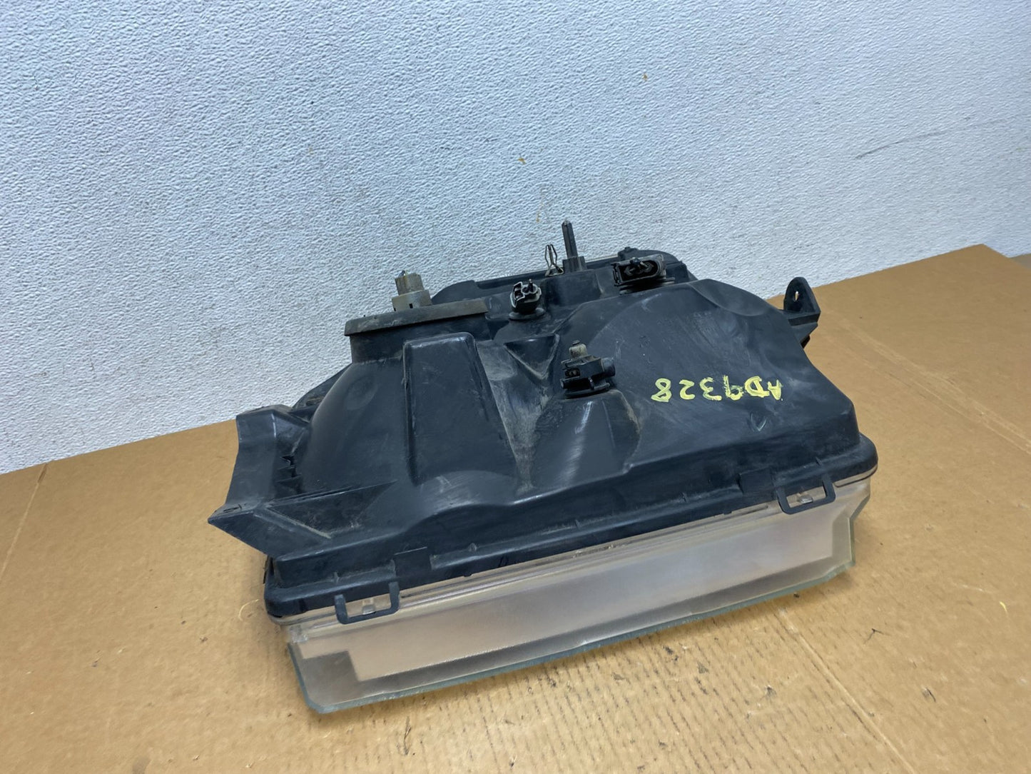 2008-2014 Ford Econoline E150 E250 E350 Left Driver LH Headlight AD9328 DW6