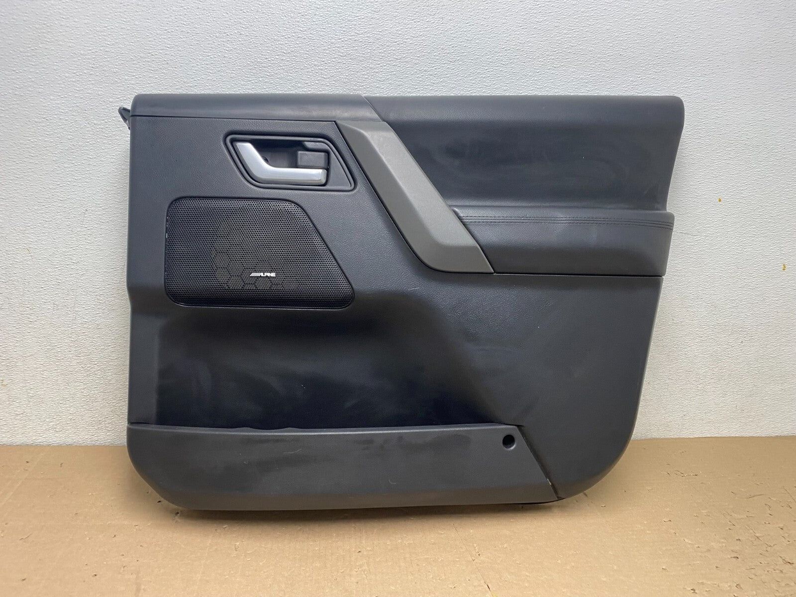 2008 to 2012 Land Rover Lr2 Front Right Passenger Side Door Panel j1483 PS0