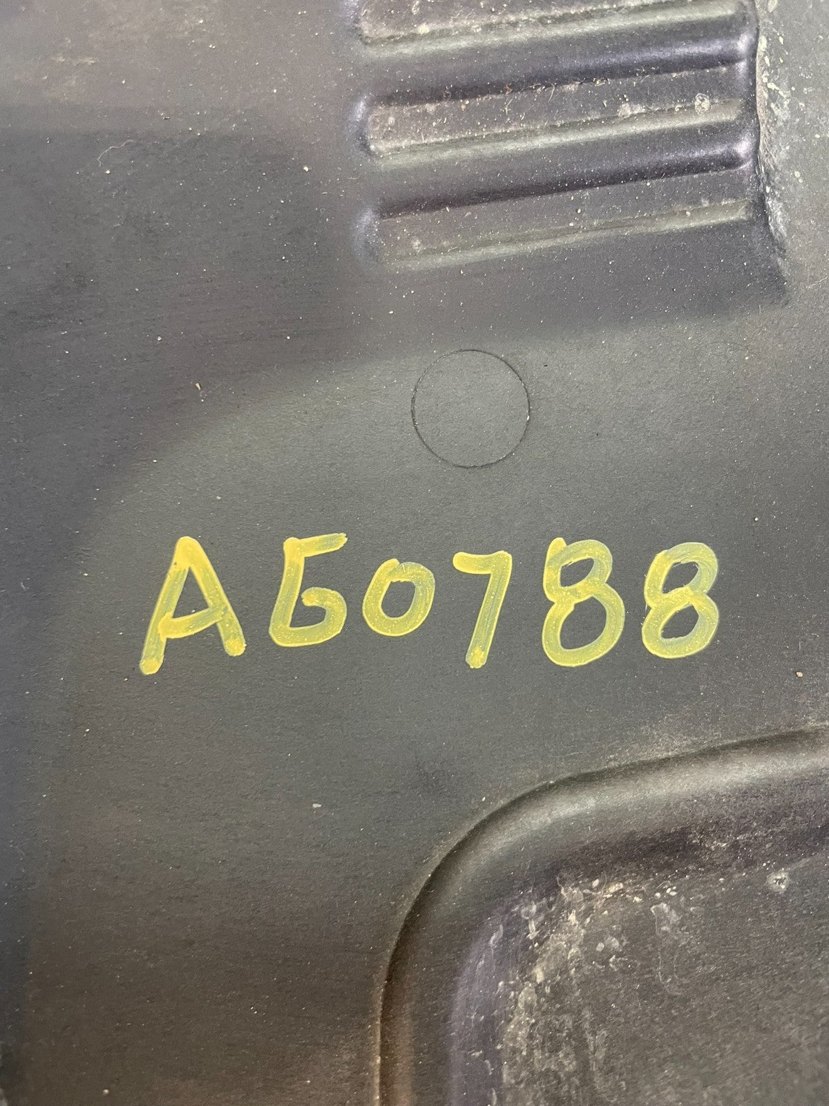 2007 to 2014 Chevrolet Silverado Vortec Engine Cover Shield AG0788 DG5