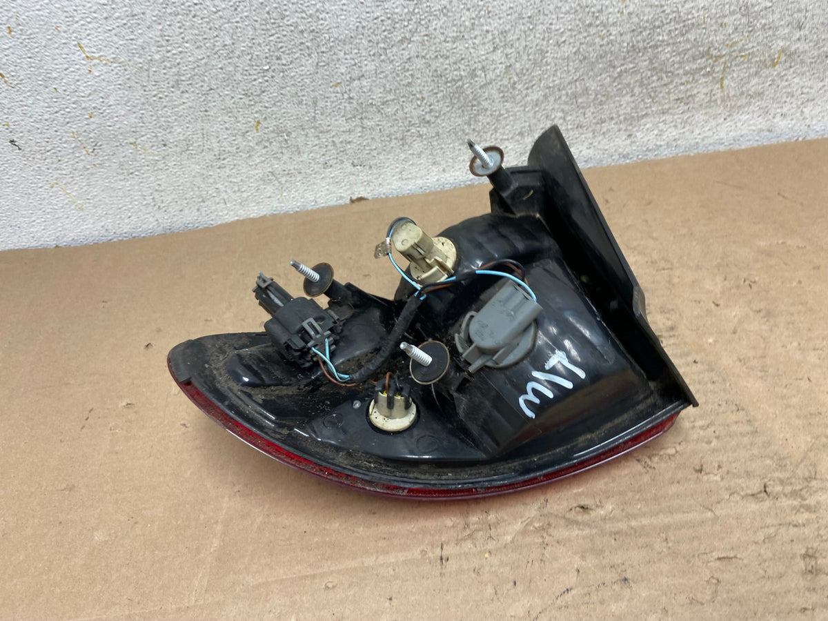 1999 to 2004 Oldsmobile Alero Left Driver LH Side Tail Light AI0973 LK6