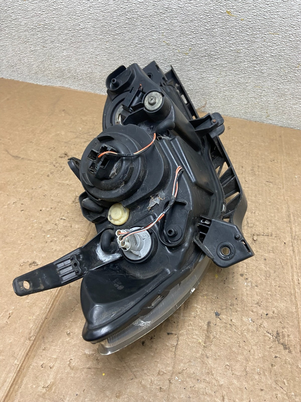 2004 to 2009 Mazda 3 Sedan Left Driver LH Side Halogen Headlight Oem AA3749 DW8