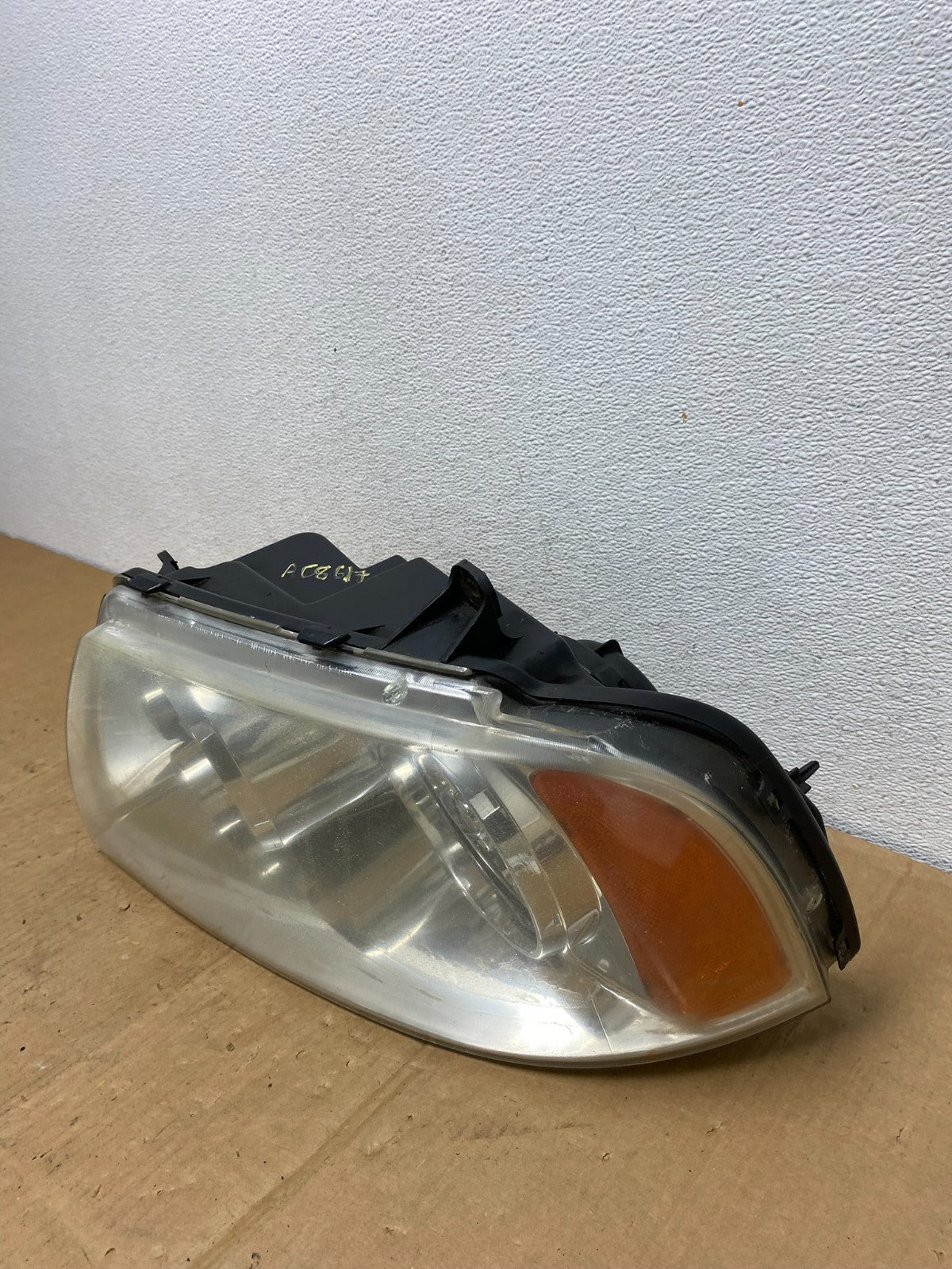 Xenon 2003-2006 Lincoln Navigator Left Driver Side Headlight AC8617 DW1