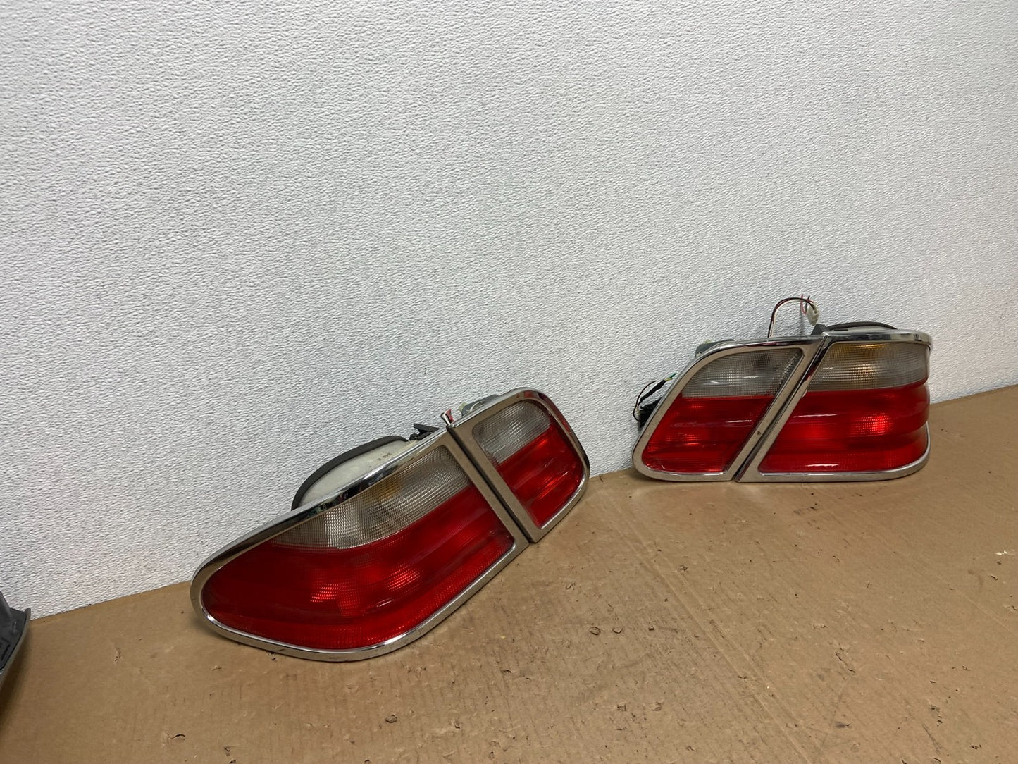 1998 - 2003 Mercedes Benz W208 CLK Left+Right Side Tail Lights + Inner AB6678 DW2