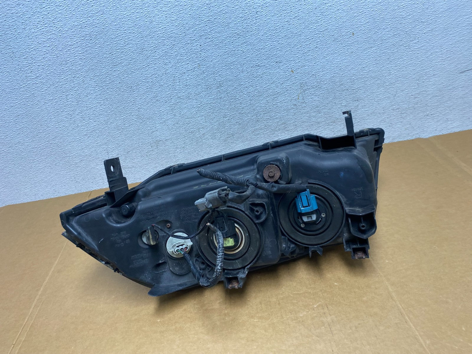 2004 2005 2006 Acura MDX Right Passenger RH Headlight Halogen AD8932 DW6