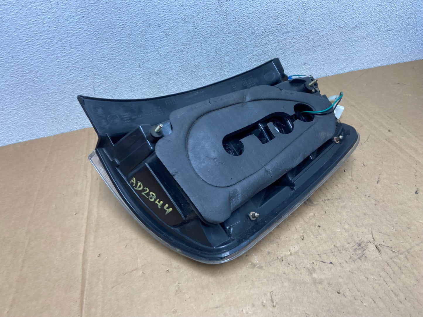 2004 2005 Toyota Prius Tail Light Left Driver Lh Side AD2844 LK5