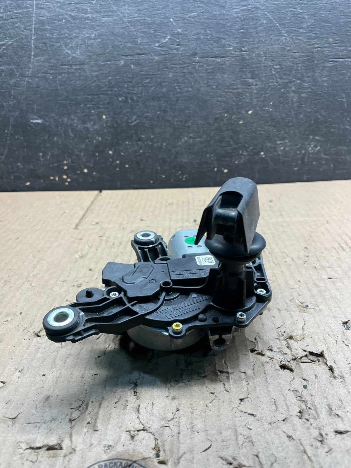2013-2016 Nissan Pathfinder Back Door Rear Wiper Motor Wiper Blade V8837 DG2