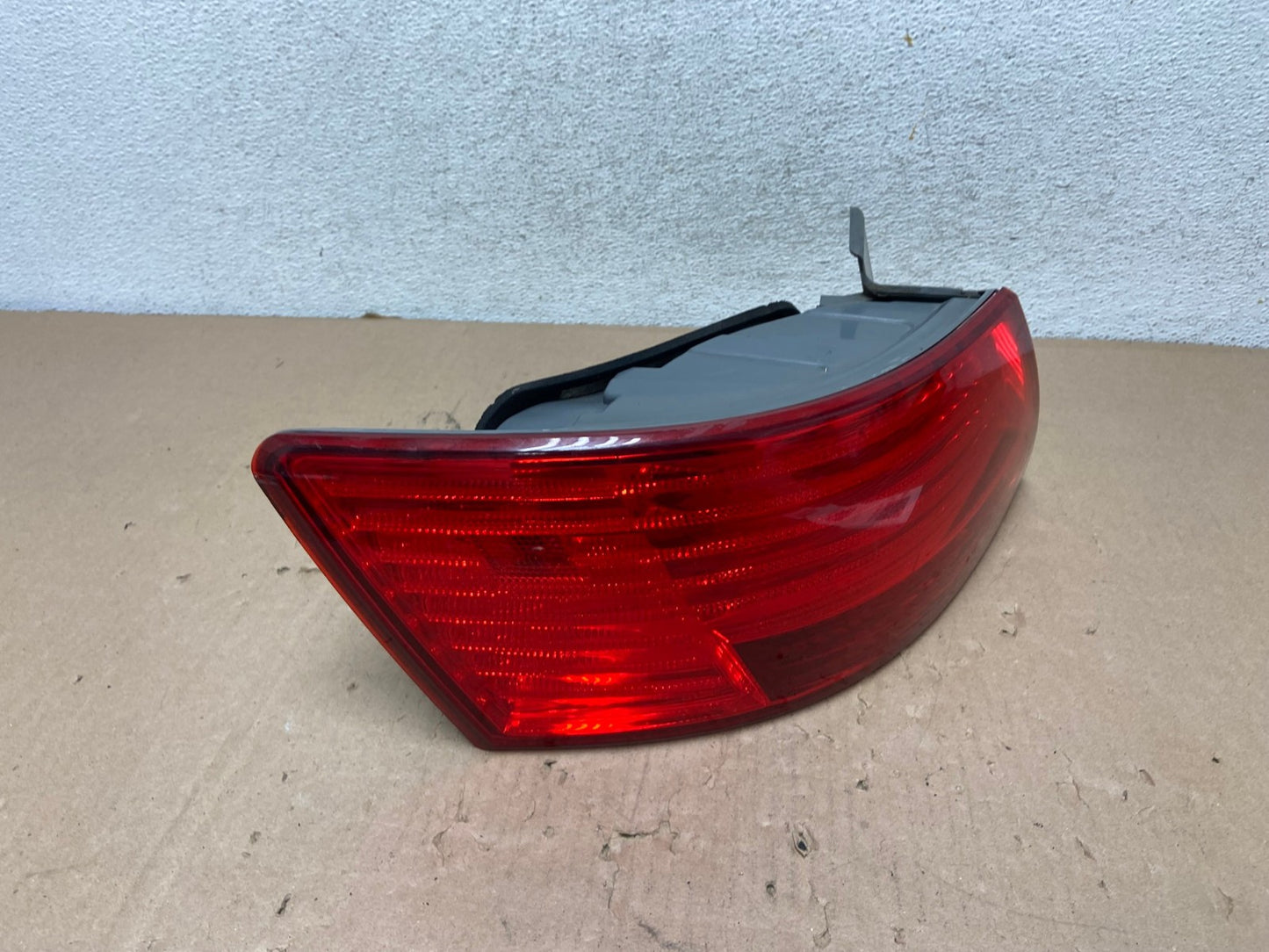2009 to 2010 Hyundai Sonata Left Driver Lh Side Tail Light AG6798 LK2