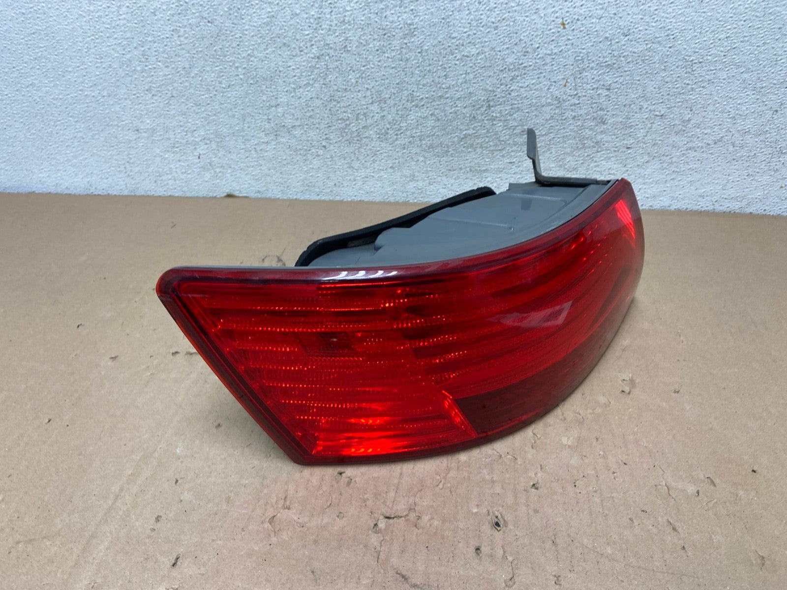 2009 to 2010 Hyundai Sonata Left Driver Lh Side Tail Light AG6798 LK2