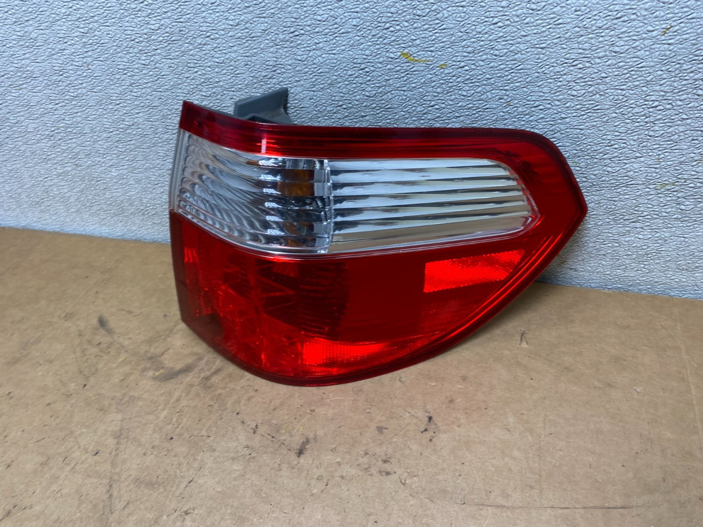 2005 2006 2007 Honda Odyssey Right Passenger RH Side Tail Light X5201 DW1