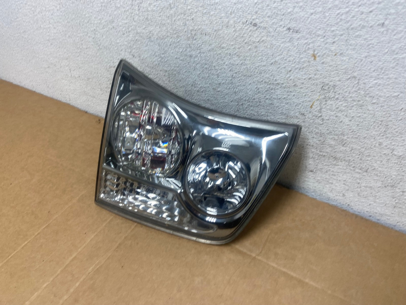 2004 to 2009 Lexus Rx350 RX330 Left Driver Inner Tail Light AD5279 LK1