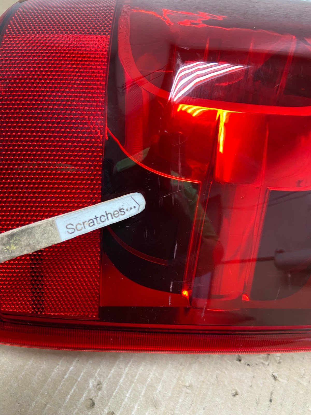 2008-2014 Chevrolet Tahoe Suburban Right Passenger Rh Tail Light AE9641 LK3