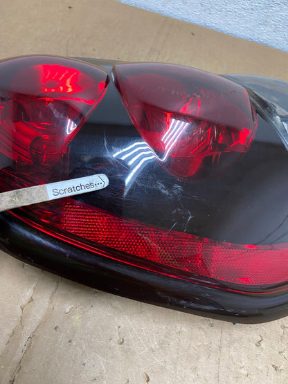 2002 to 2009 Chevrolet Trailblazer Left Driver LH Side Tail Light AD0541 LK3