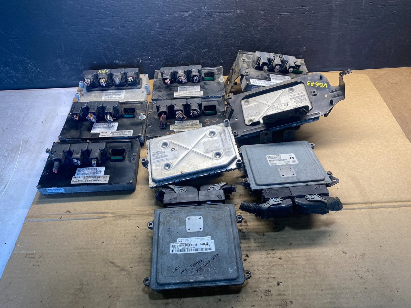 Mix of 10 Dodge ECM Engine Computer Module AB31710