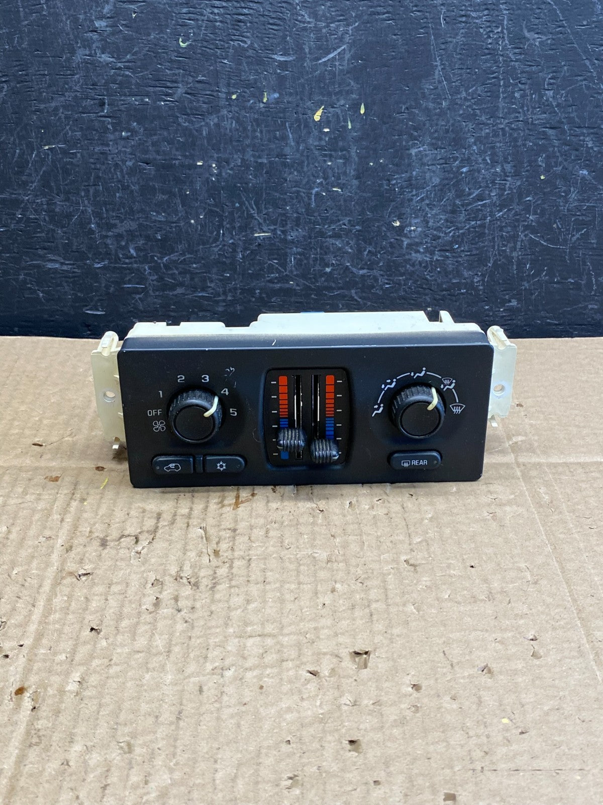 2003-2006 GMC Chevrolet Envoy Trailblazer Climate Control A/C Panel AC9556 DG0
