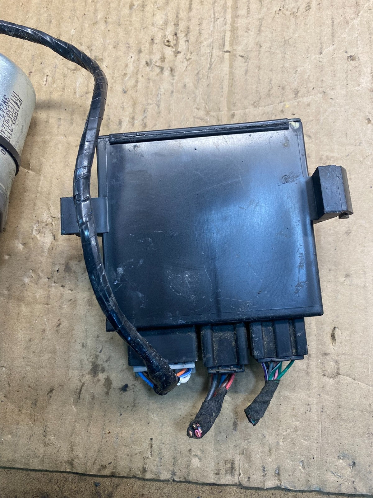 2009-2012 GMC Acadia Power Motor Liftgate Tailgate Control Module ab4243 DG2