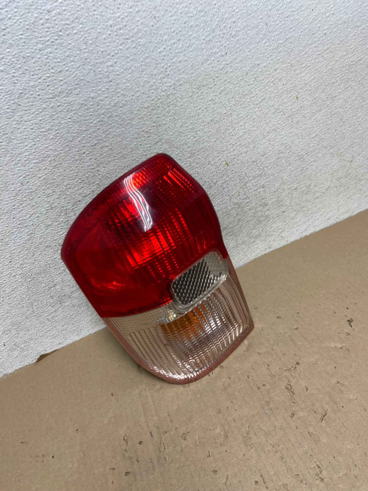2001 2002 2003 Toyota Rav4 Left Driver LH Side Tail Light AG6961 LK2
