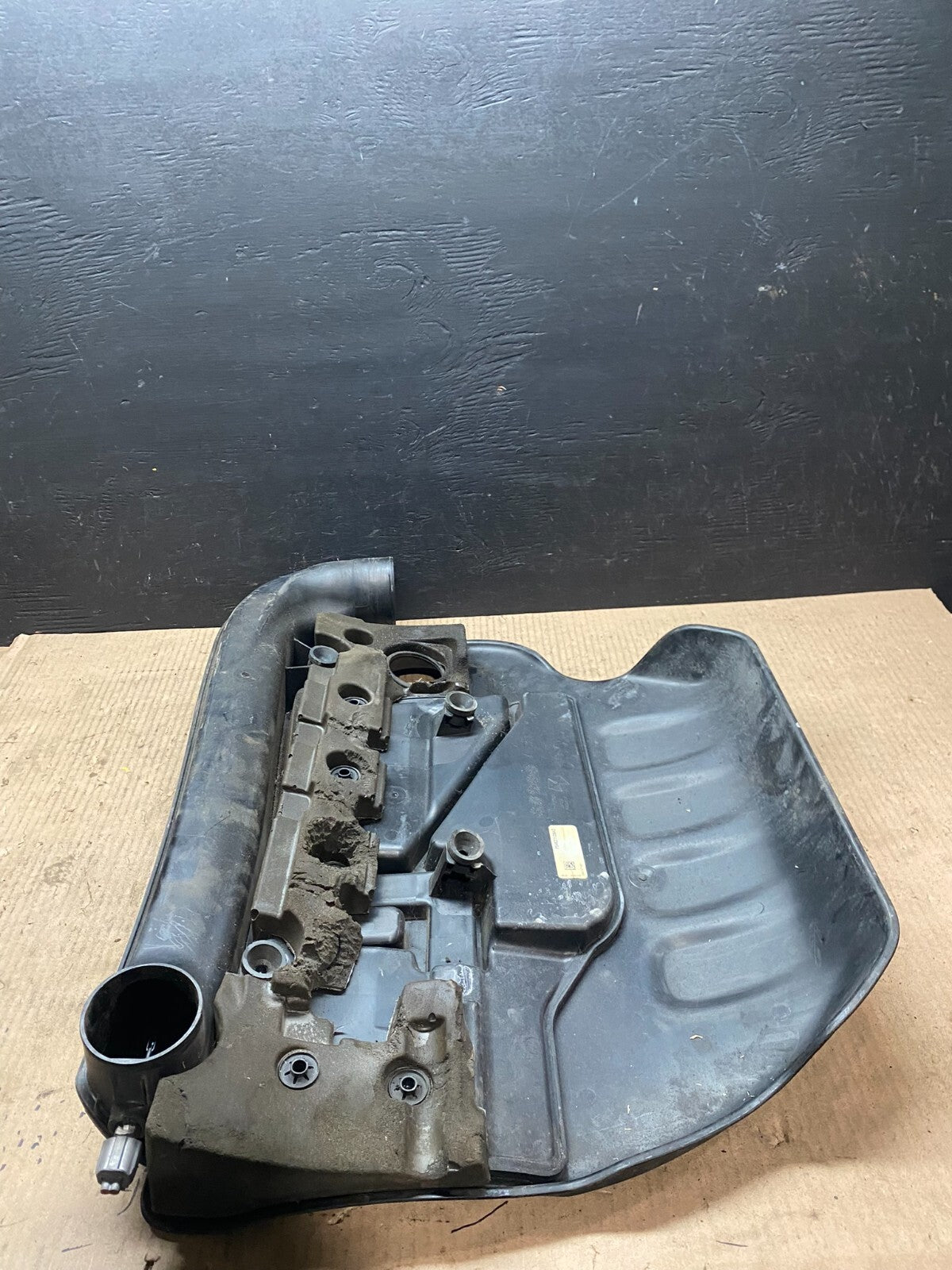 2013 to 2016 Dodge Dart 2.0L Engine Motor Cover Shield E4840 DG16