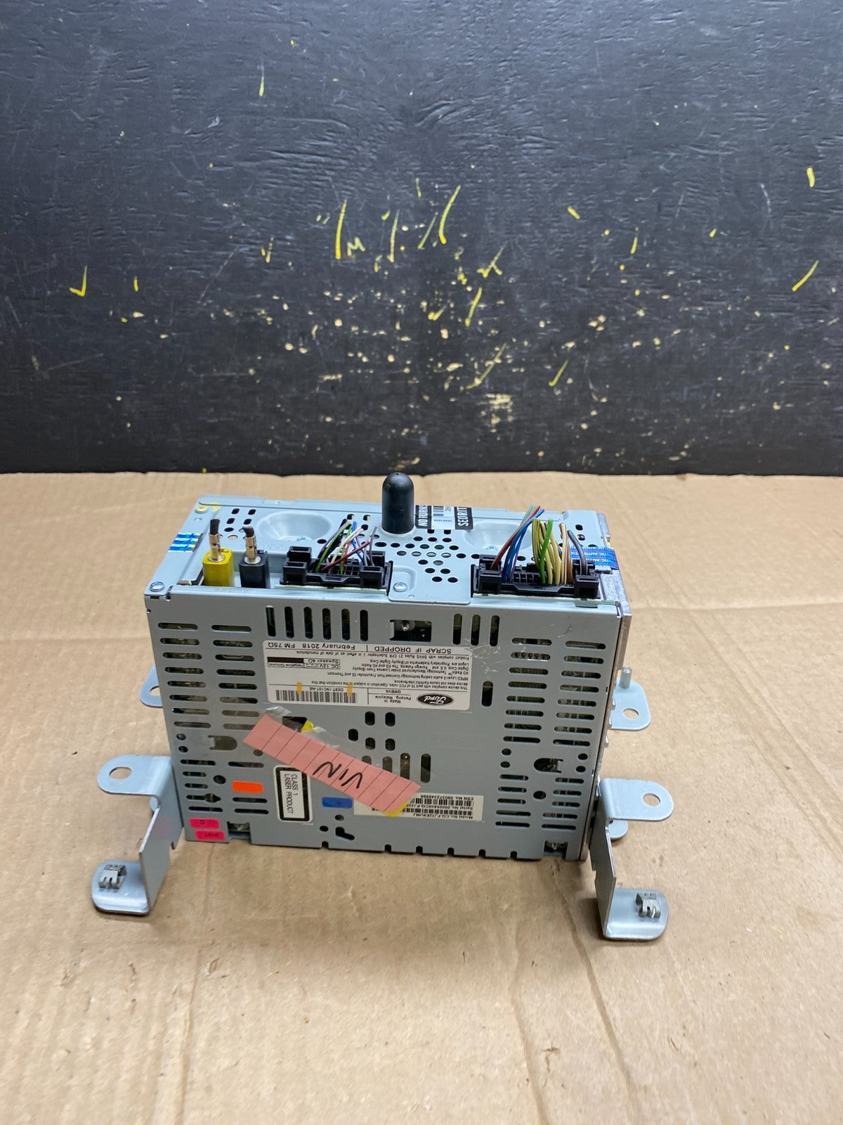 2013 to  2015 Lincoln Mkt Am Fm Cd Player Radio Receiver AA4622 DG4