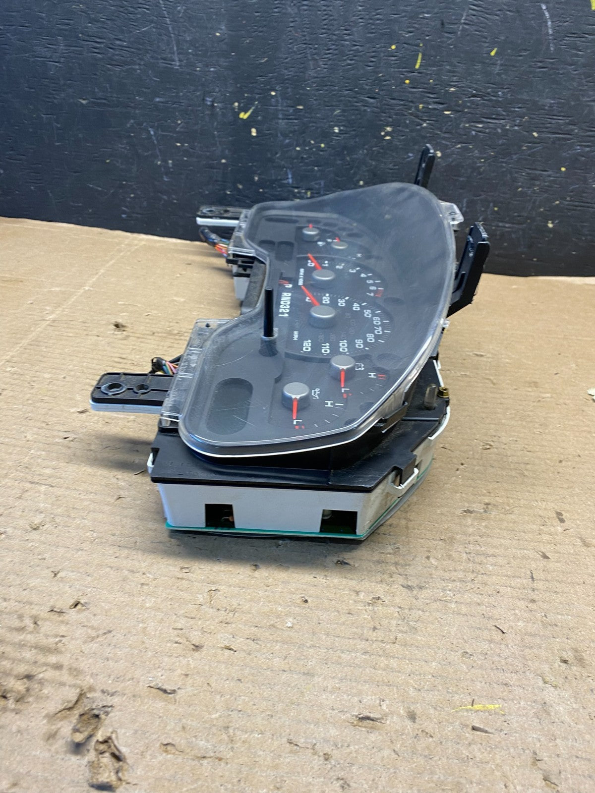 2004 2005 Ford Explorer Speedometer Cluster Gauge Oem r2869 DG3