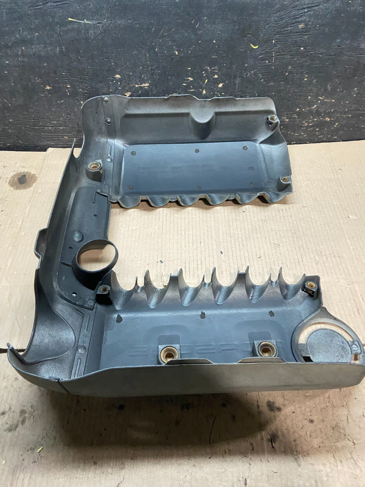 2004 to 2006 Porsche Cayenne 3.2L V6 Engine Motor Cover x7675 DG7
