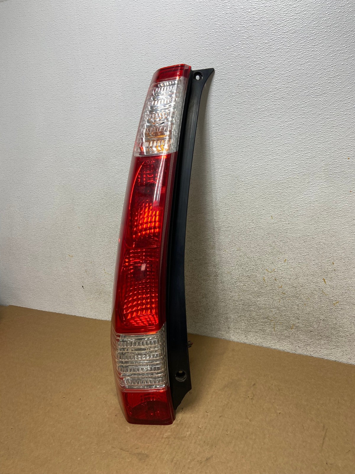 2005 to 2006 Honda Cr-v Crv Left Driver LH Tail Light AI2641 LK1