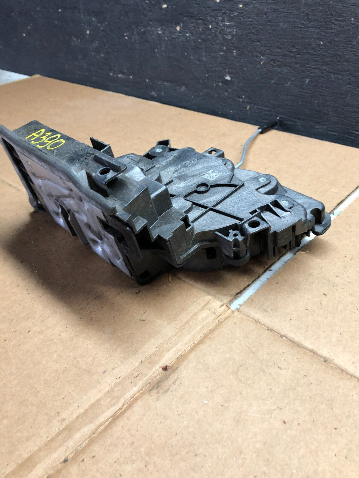 2017 to 2023 BMW 5-Series Front Right Side Door Lock D2903 OEM1
