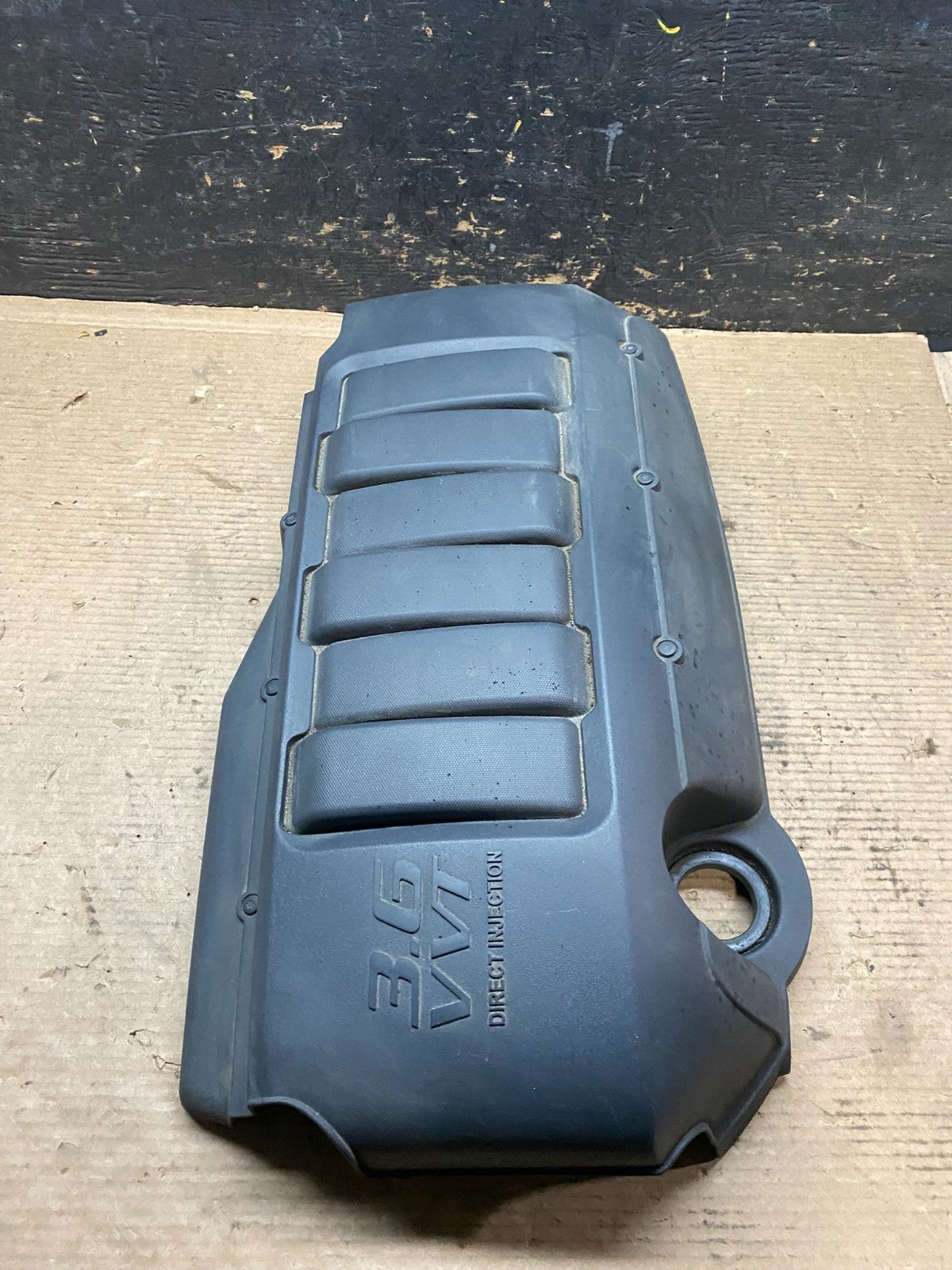 2007 to 2008 GMC Acadia 3.6L VVT Engine Cover Shield OEM V9638 DG3