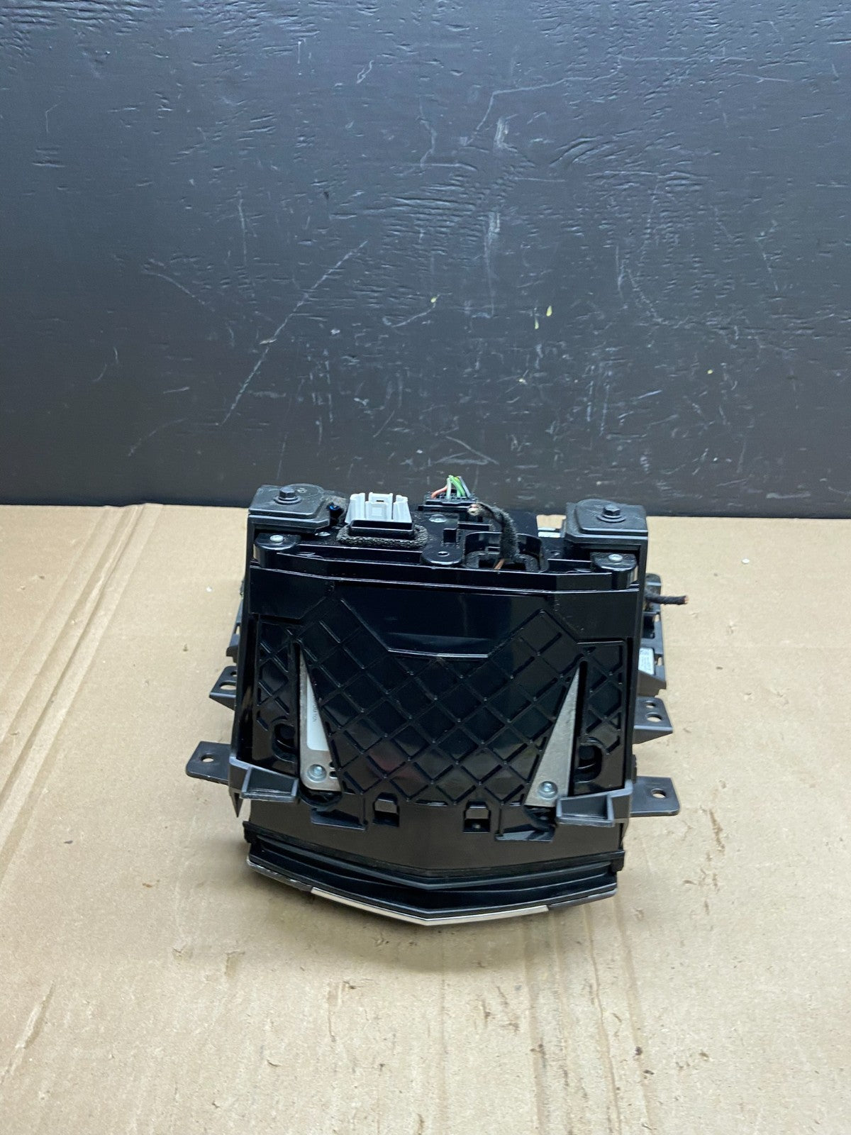 2015-2019 Cadillac CTS XTS Heater Radio Climate Control Panel Bezel OEM ab888 DG5