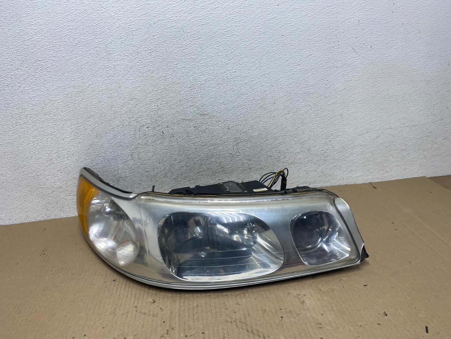 1999-2001 Lincoln & Town Car Right Passenger RH Headlight Halogen AE9589 DW0