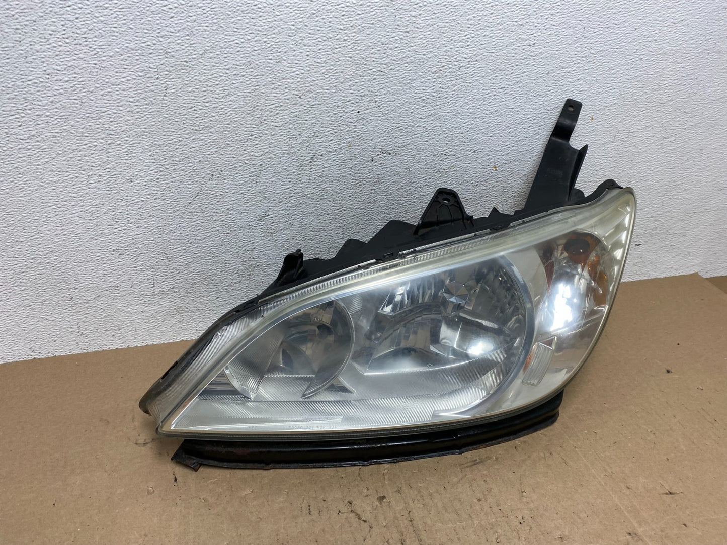 2004 2005 Honda Civic Sedan Headlight Halogen Left Driver Lh AE6086 DW2