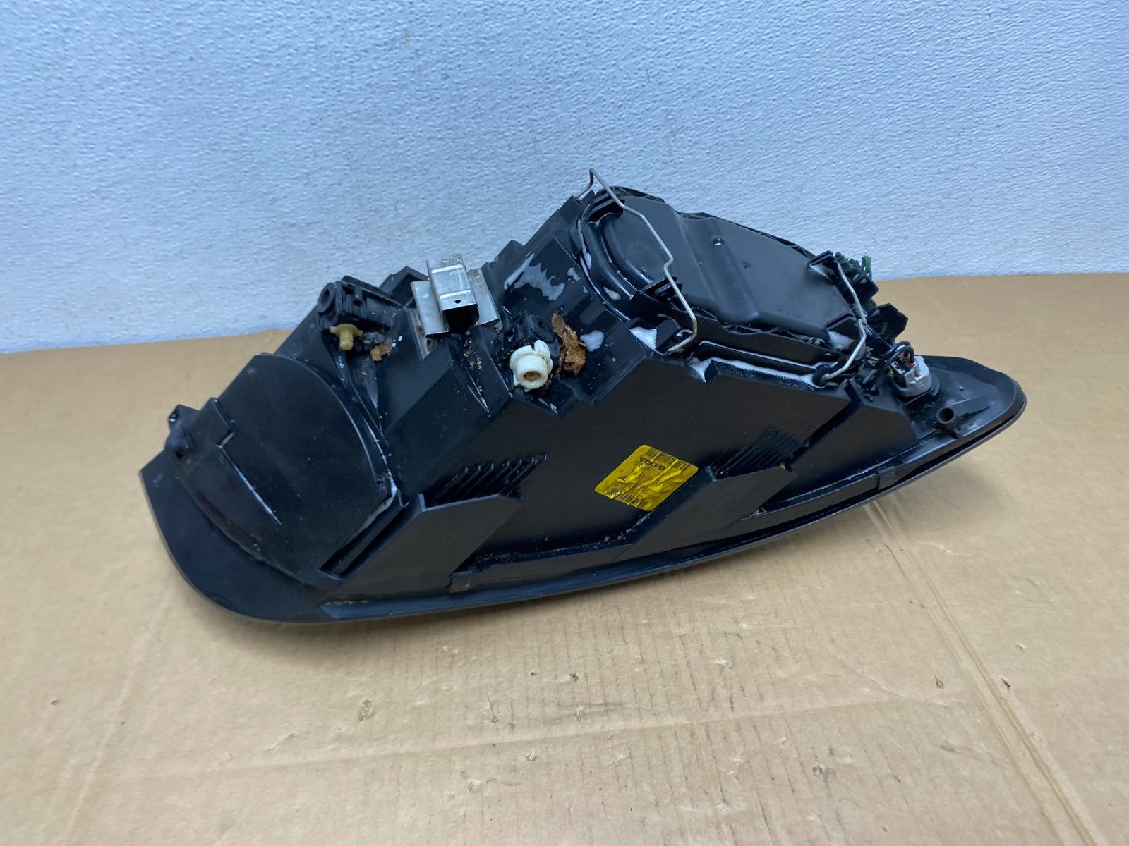 2004 to 2007 Volvo S40 Left Driver LH Side Headlight AC7525 DW4