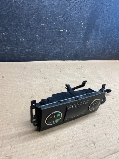 2007 to 2009 GMC Yukon Chevrolet Tahoe Climate Control A/C Panel AH5261 DG2