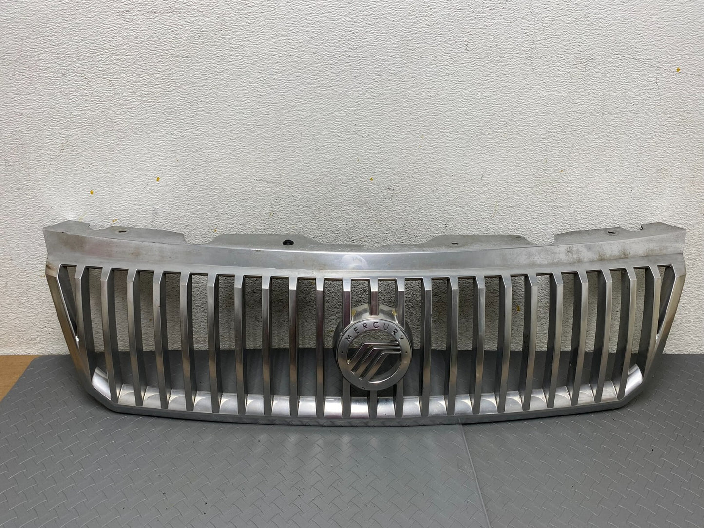 2002 to 2005 Mercury Mountaineer Front Upper Grill Grille Oem A3344 PS0
