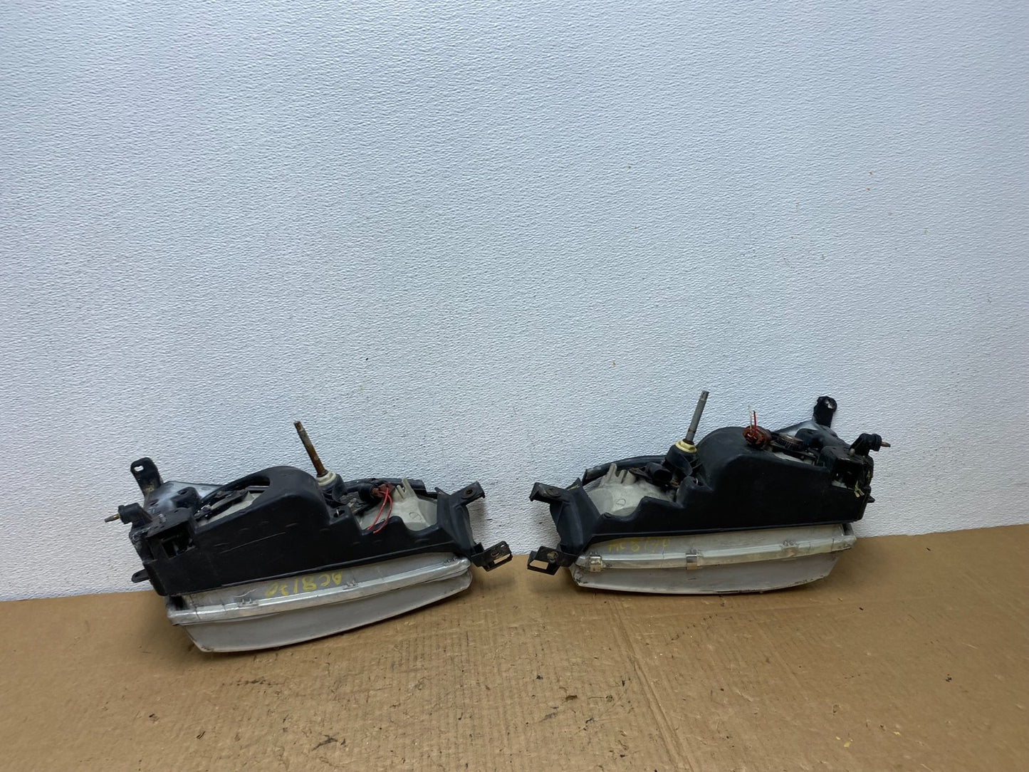 1992 1993 1994 Toyota Camry Left+Right Halogen Headlights AC8170 DW8
