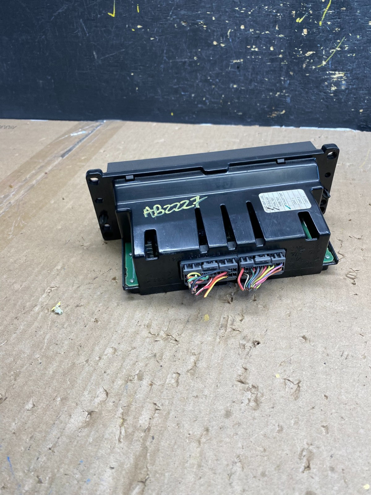 2003 to 2006 Lincoln Town Car OEM Climate Control Panel OEM AB2227 DG3