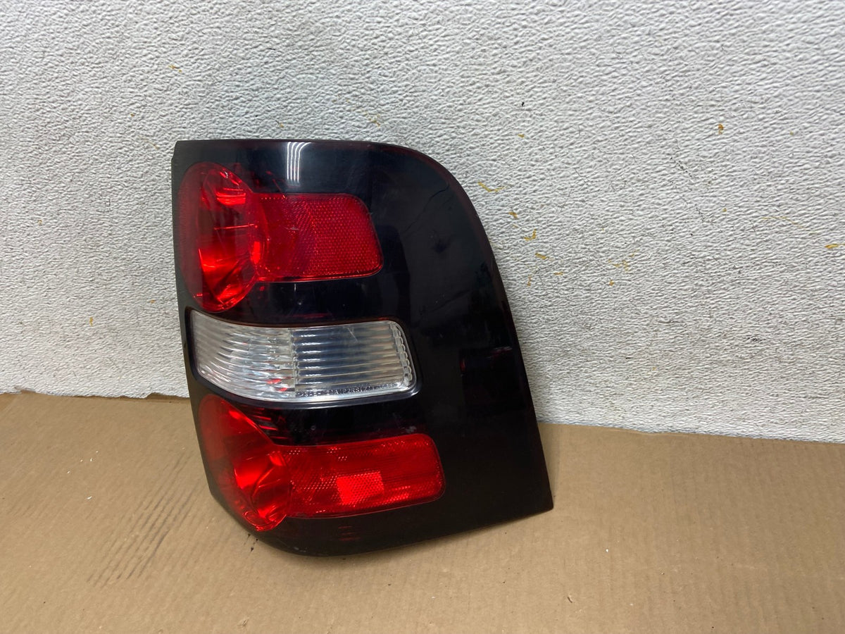 2006 to 2010 Ford Explorer Right Passenger Side Tail light AH2995 LK2