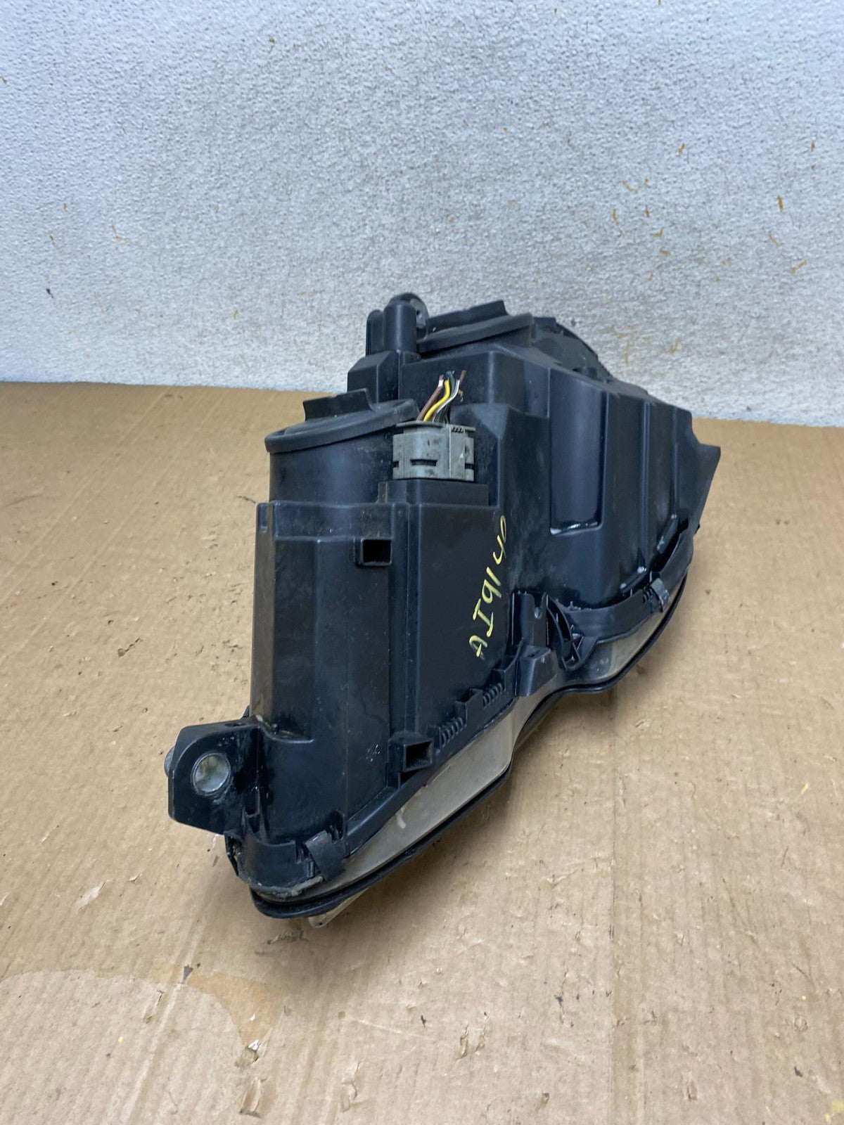 2008 to 2011 Mercedes Benz C-CLASS Right Passenger Side Headlight AI9140 DW9