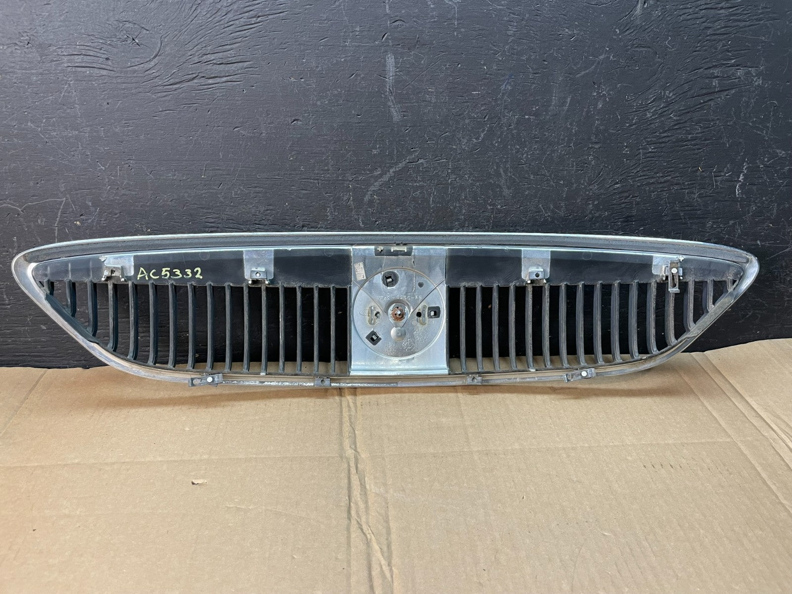 2000 to 2003 Mercury Sable Front Upper Grille Grill ac5332 DG3