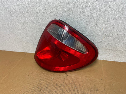 2004 - 2007 Dodge Grand Caravan Right Passenger Side Tail Light AE1528 LK1