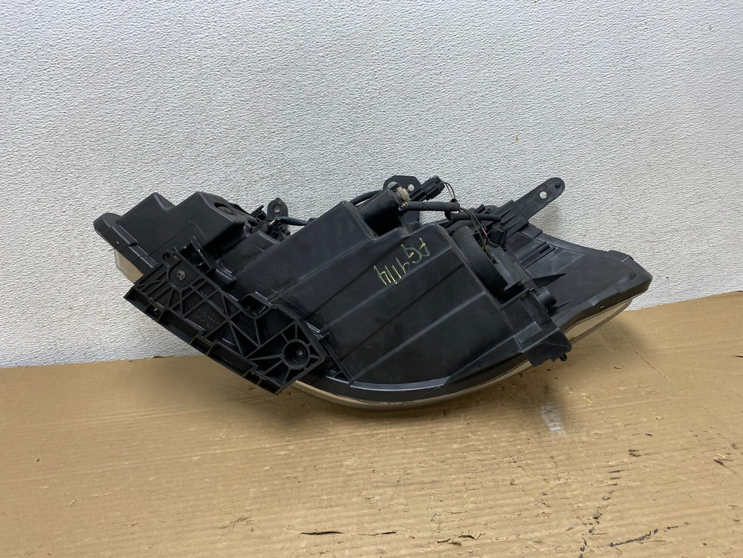 2008 to 2012 Nissan Versa Headlight Right Passenger Rh Side AG9114 DW7