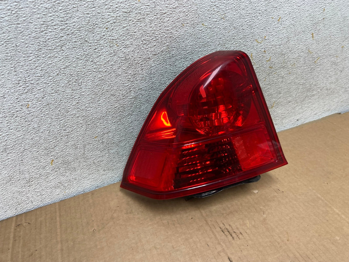 2003 2004 2005 Honda Civic Sedan Left Driver LH Side Tail Light AI8431 LK2