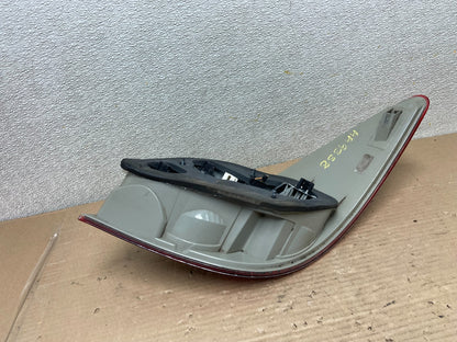 2006-2010 Mercedes W251 R-CLASS Right Passenger RH Side Tail Light AA9358 LK4