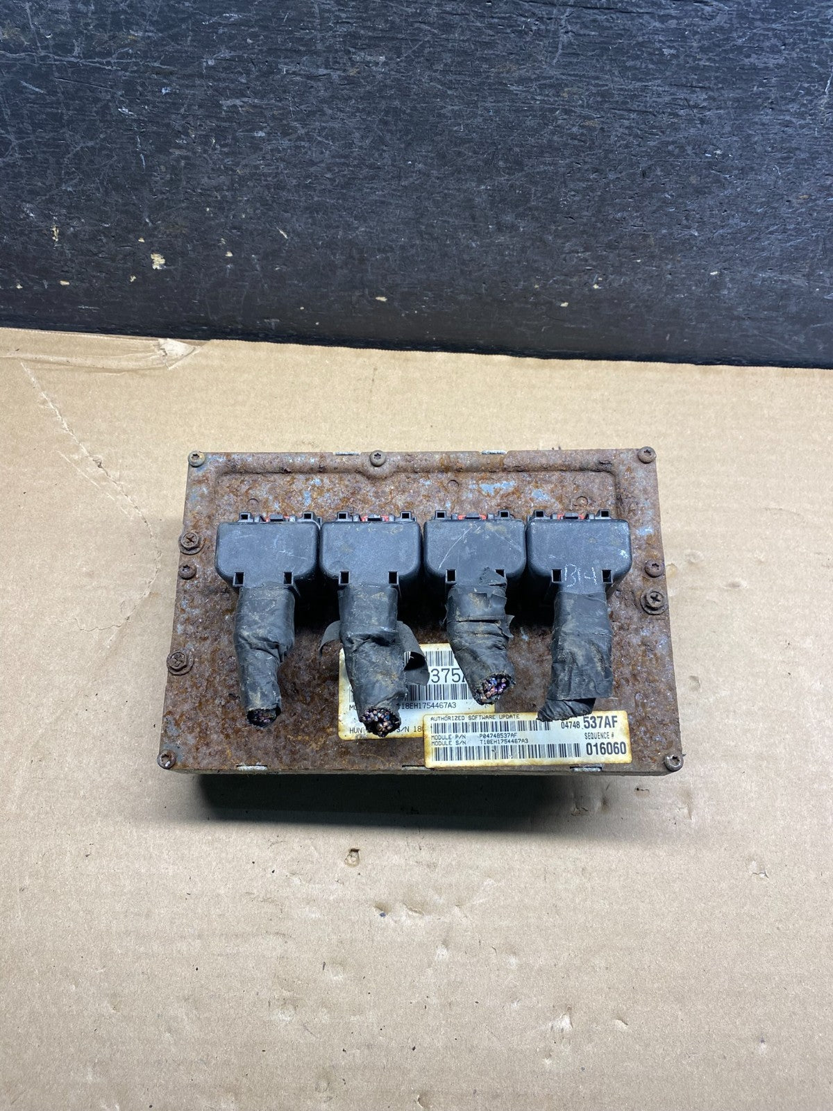 2005 Chrysler Caravan 3.3L Engine Control Unit ECU Module AI0135 DW0