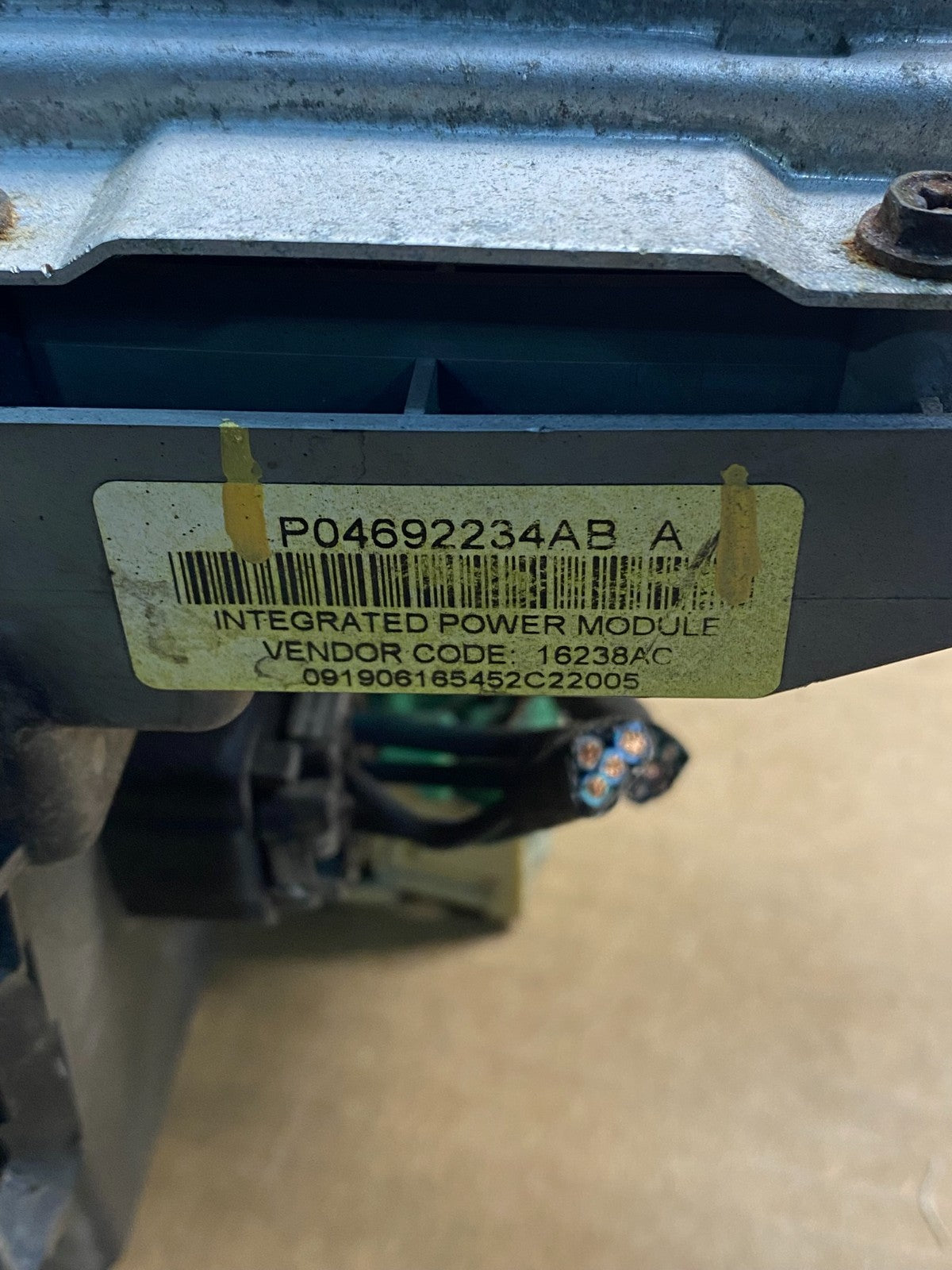 2006 2007 Chrysler 300 Totally Integrated Power Module Fuse Box TIPM AF7746 DG6