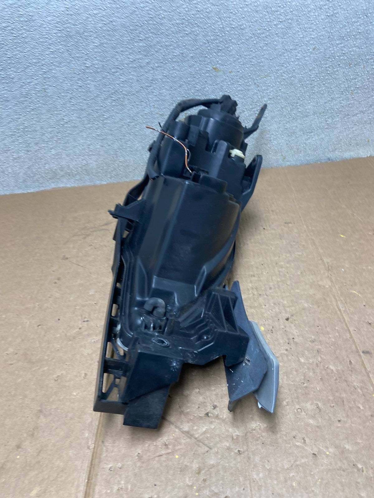 2004 to 2009 Mazda 3 Sedan Left Driver LH Side Halogen Headlight Oem AA1641 DW7