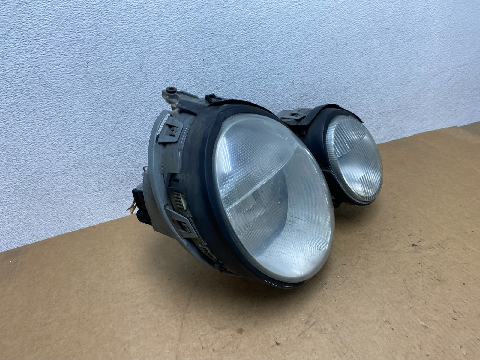 1996-1999 Mercedes E E320 E430 Right Passenger Xenon HID Headlight AE3177 DW2