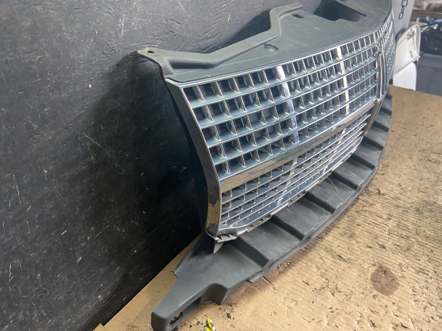 2007 to 2010 Lincoln Mkx Front Upper Grill Grille OEM R7223 DG2
