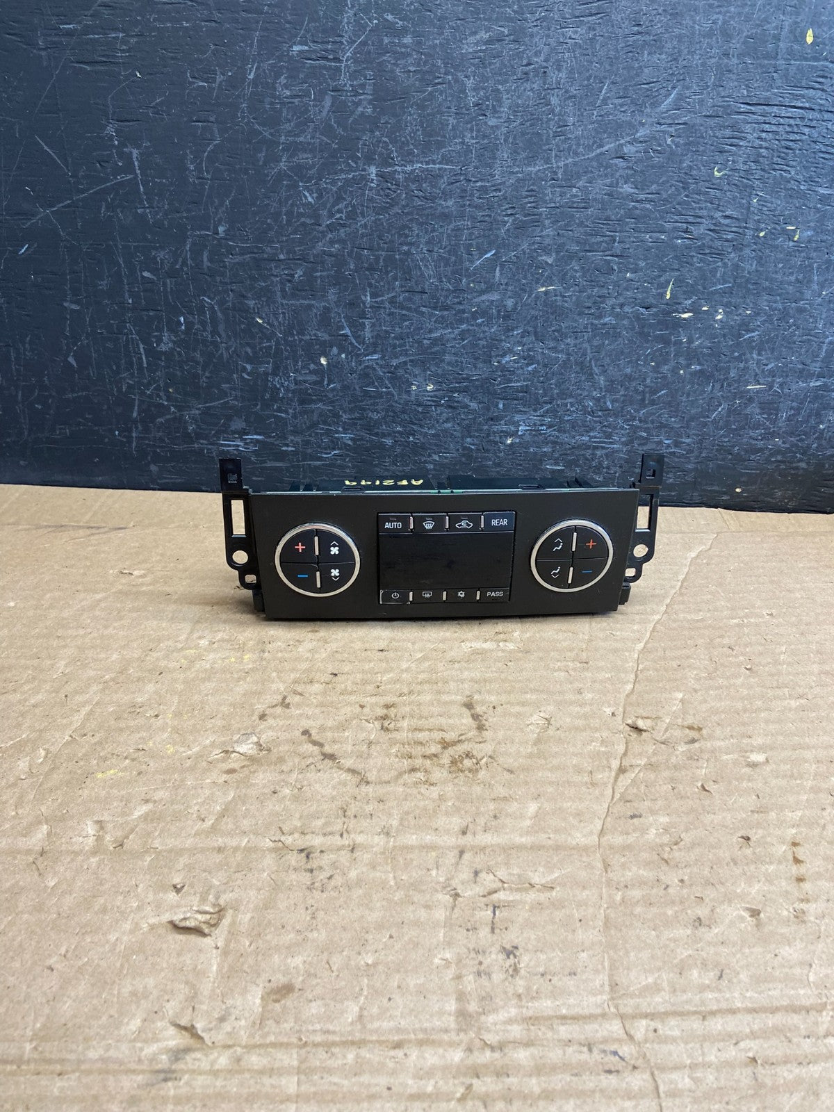 2012-2014 GMC Yukon Tahoe Automatic Climate Temperature Temp Control AF2199 DG0